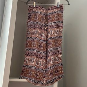 Patterned American Eagle capris